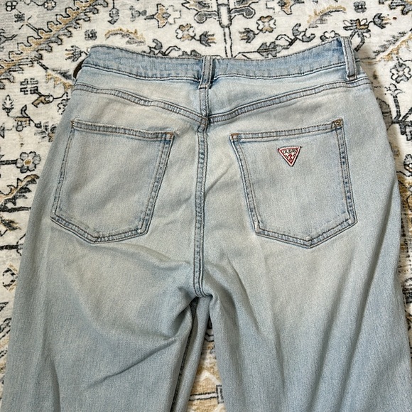 Guess distressed mom jeans sz 27 - Picture 3 of 3
